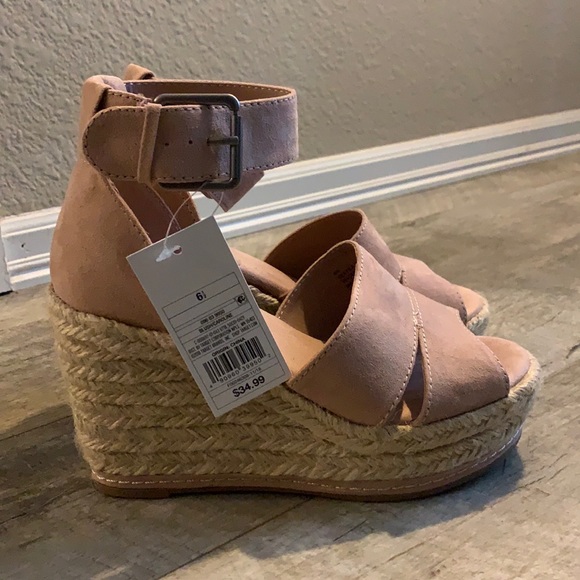 Universal Thread Wedges from Target - Picture 5 of 7